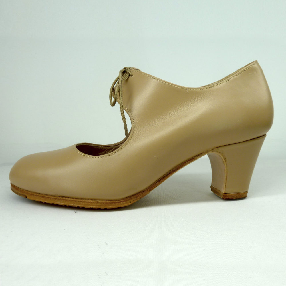 Zapato Albaicín beige tacón cubano – Urly Flamenca – Urly Moda